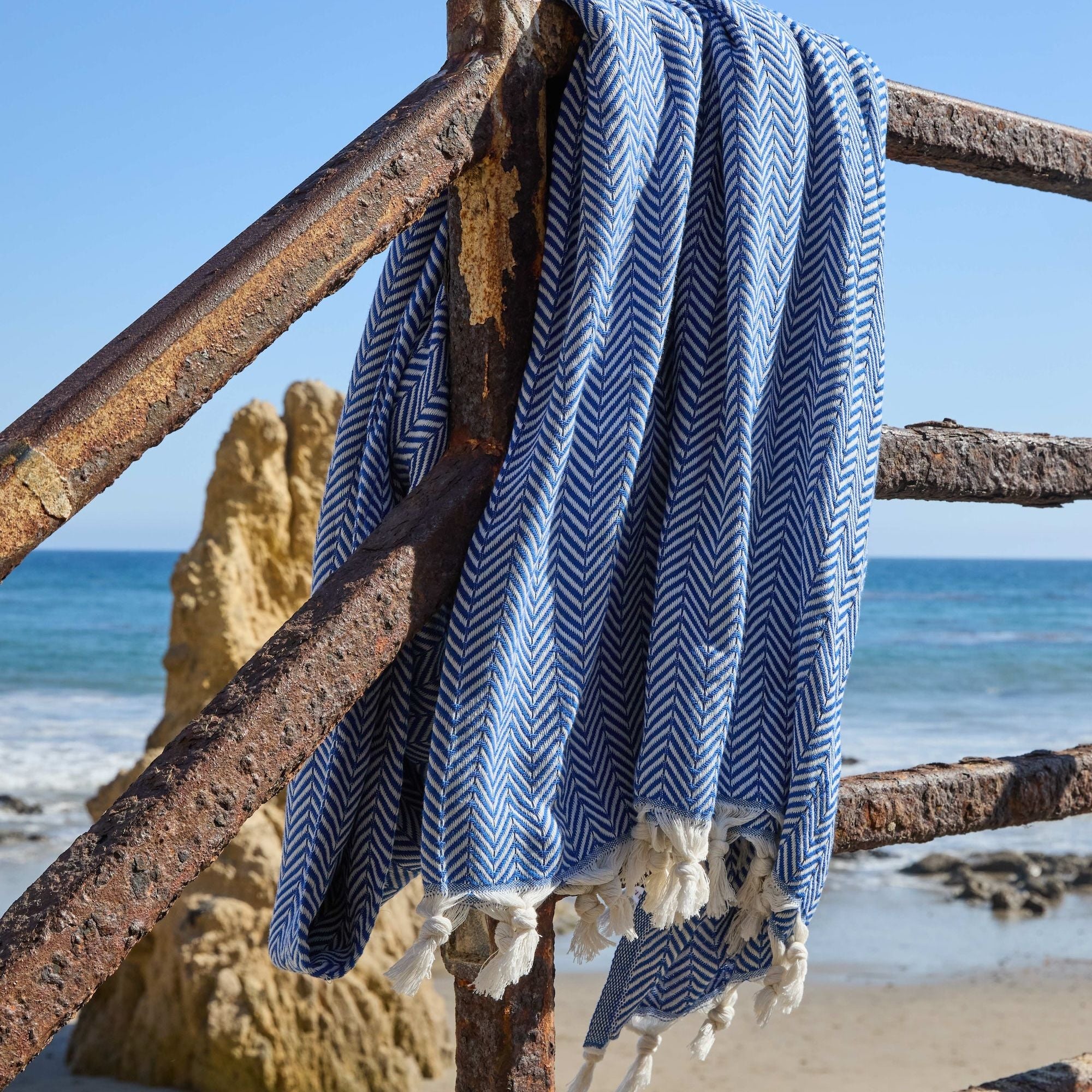 Luxury Cotton Throw Blanket – Herringbone Pattern, Ocean Blue
